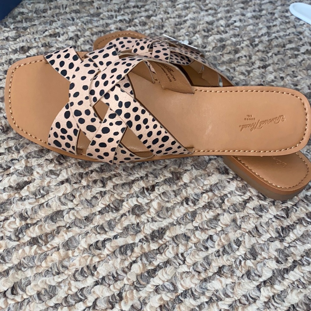 Universal Thread Slide Sandals